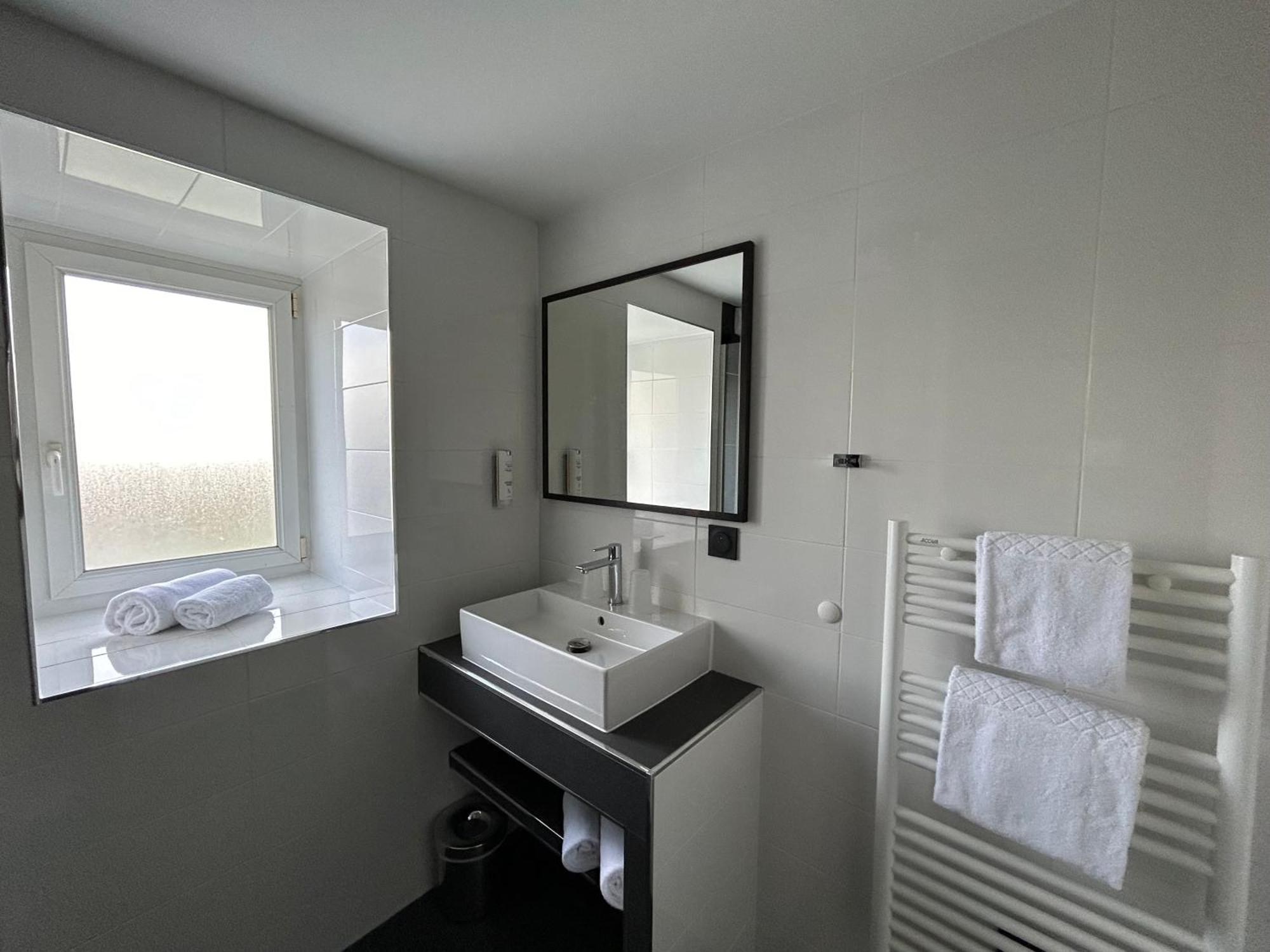 Arok Hotel 3*